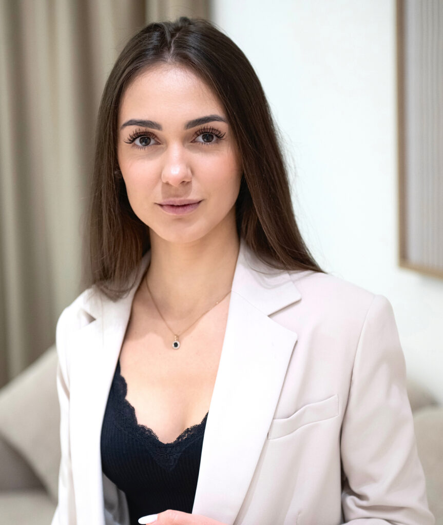 Полина Икиликян